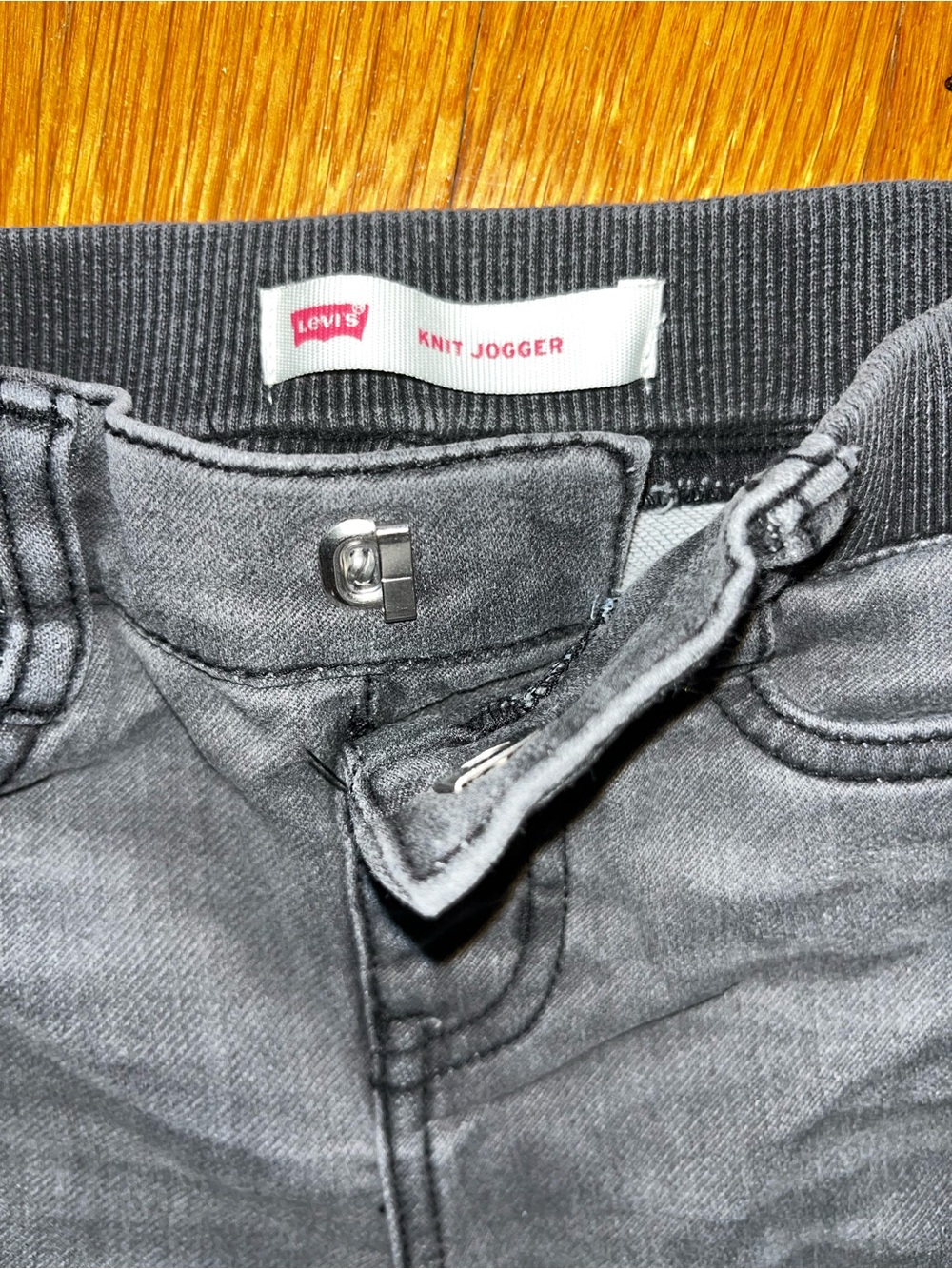 Levi's toddler Charcoal Gray Jogger Pants - Picture 4 of 5